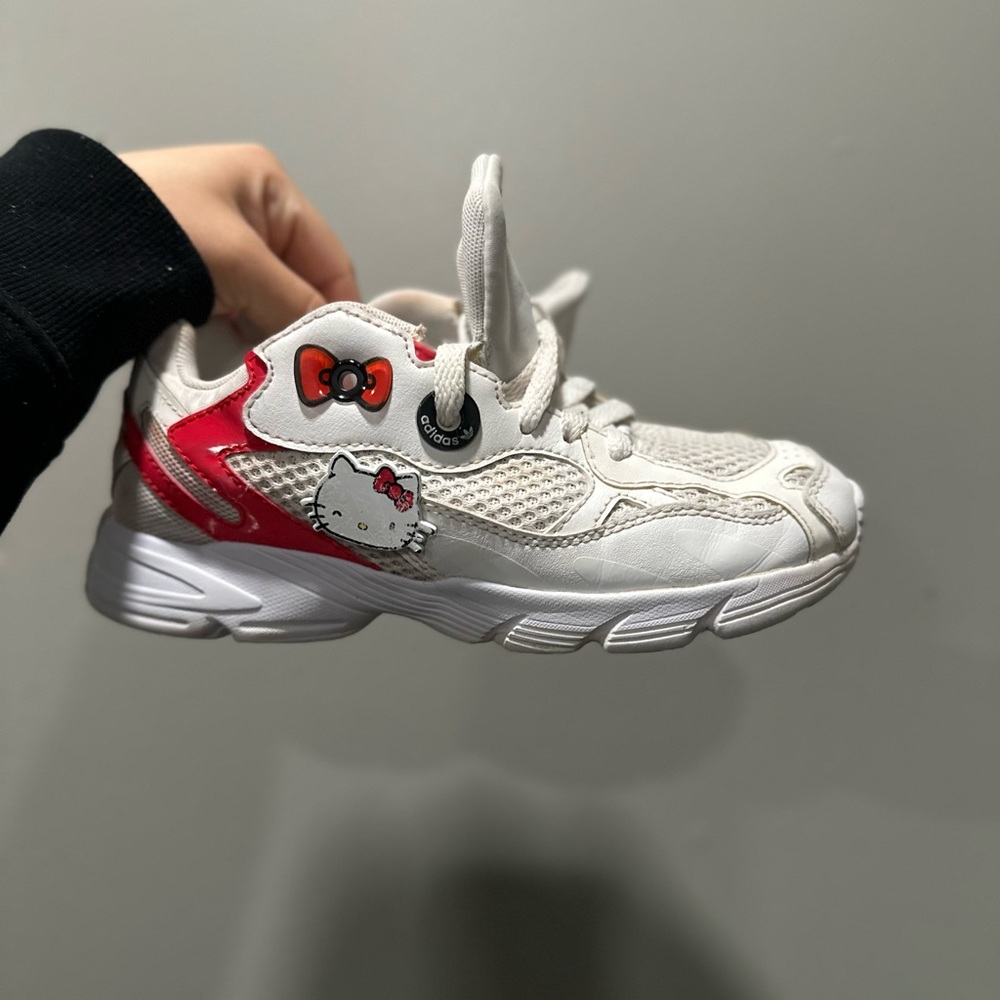 Adidas hello Kitty x astir j white  vivid red